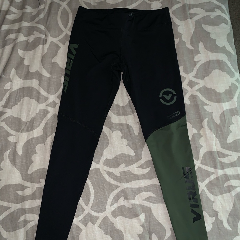 Virus intl leggings